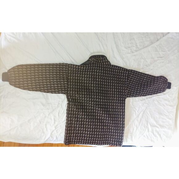 first class 100% acrylic with genuine leather trim jacket - Picture 7 of 7